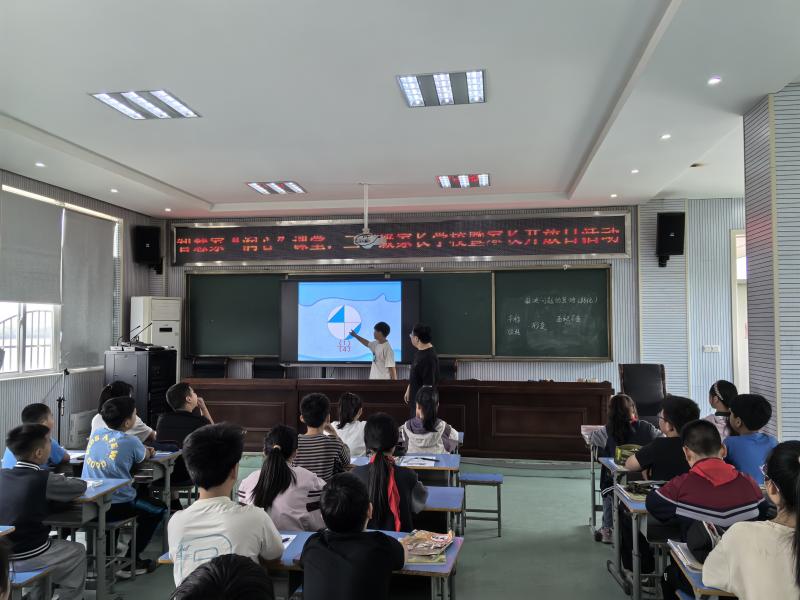 周毓1.jpg